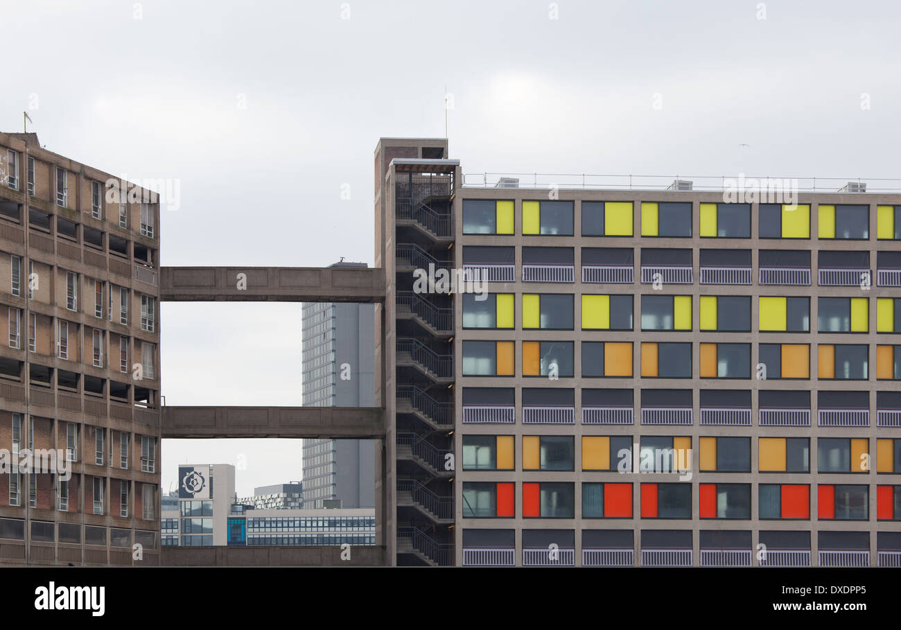 Park Hill Station Wagon che è sottoposto a rigenerazione Sheffield South Yorkshire Foto Stock