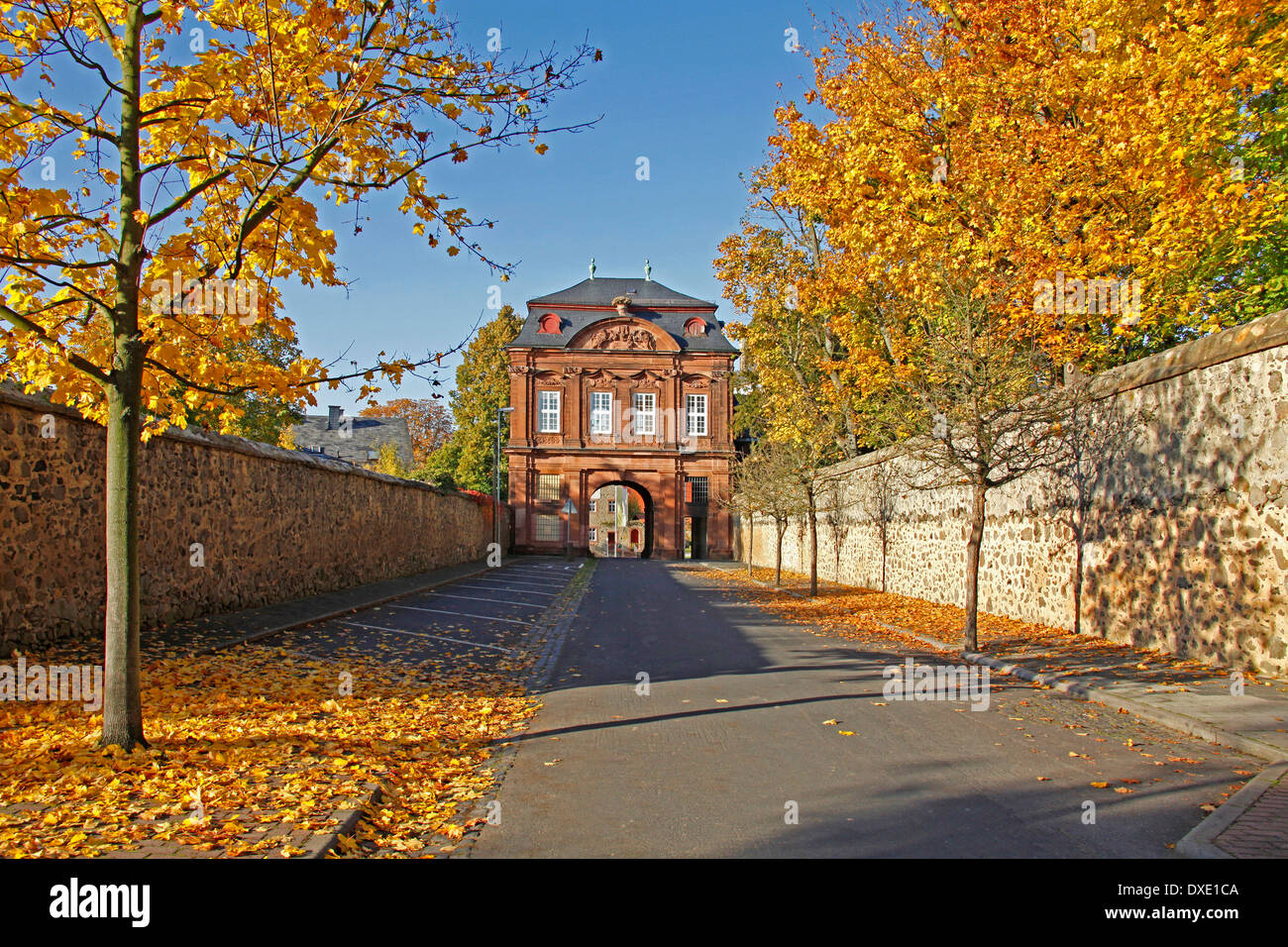 Gate superiore, costruito 1721, Niddatal-Ilbenstadt, distretto Wetteraukreis, Hesse, Germania Foto Stock
