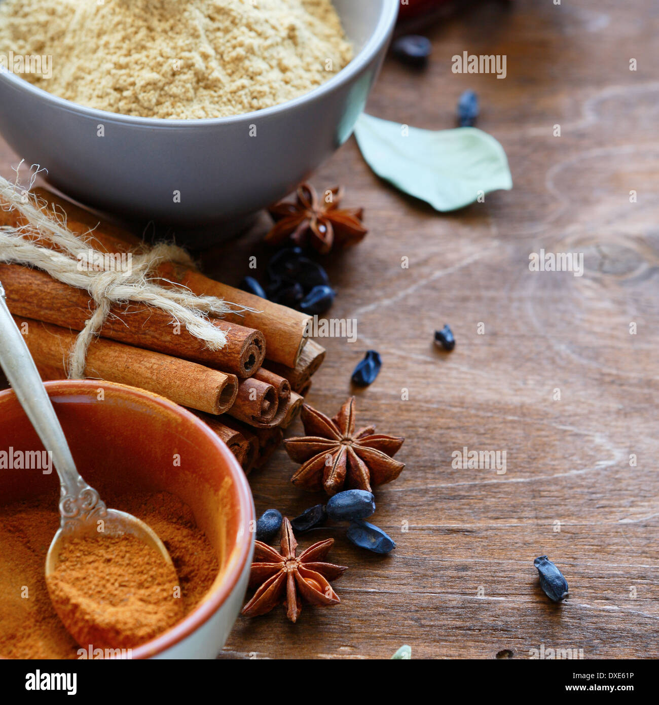 Spezie - cannella, lo zenzero, anice, cibo closeup Foto Stock