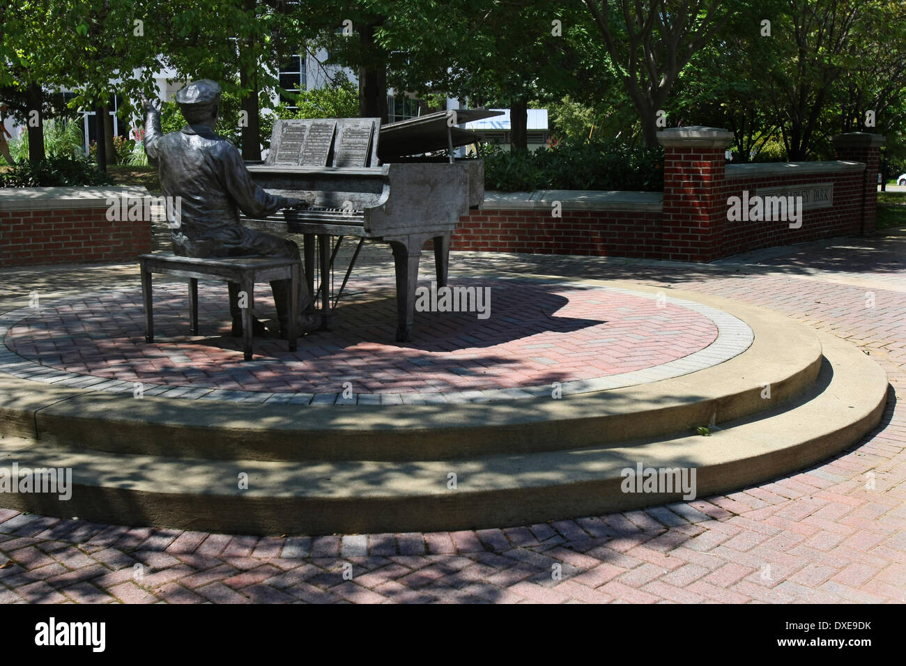 La Owen Bradley statua vicino a Music Row in Nashville, Tennesse, STATI UNITI D'AMERICA Foto Stock