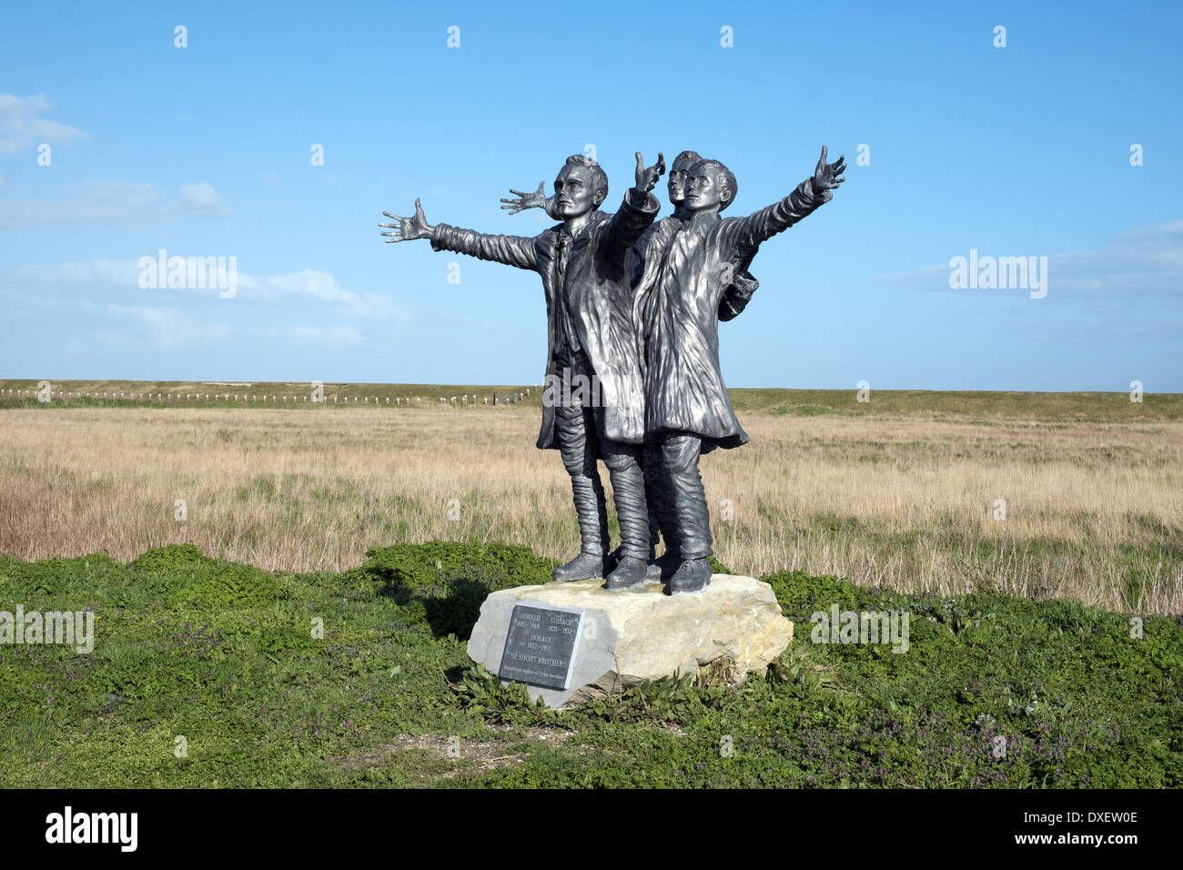 Breve fratelli statua - Leysdown, Isle of Sheppey, Kent, Regno Unito, Inghilterra. Foto Stock