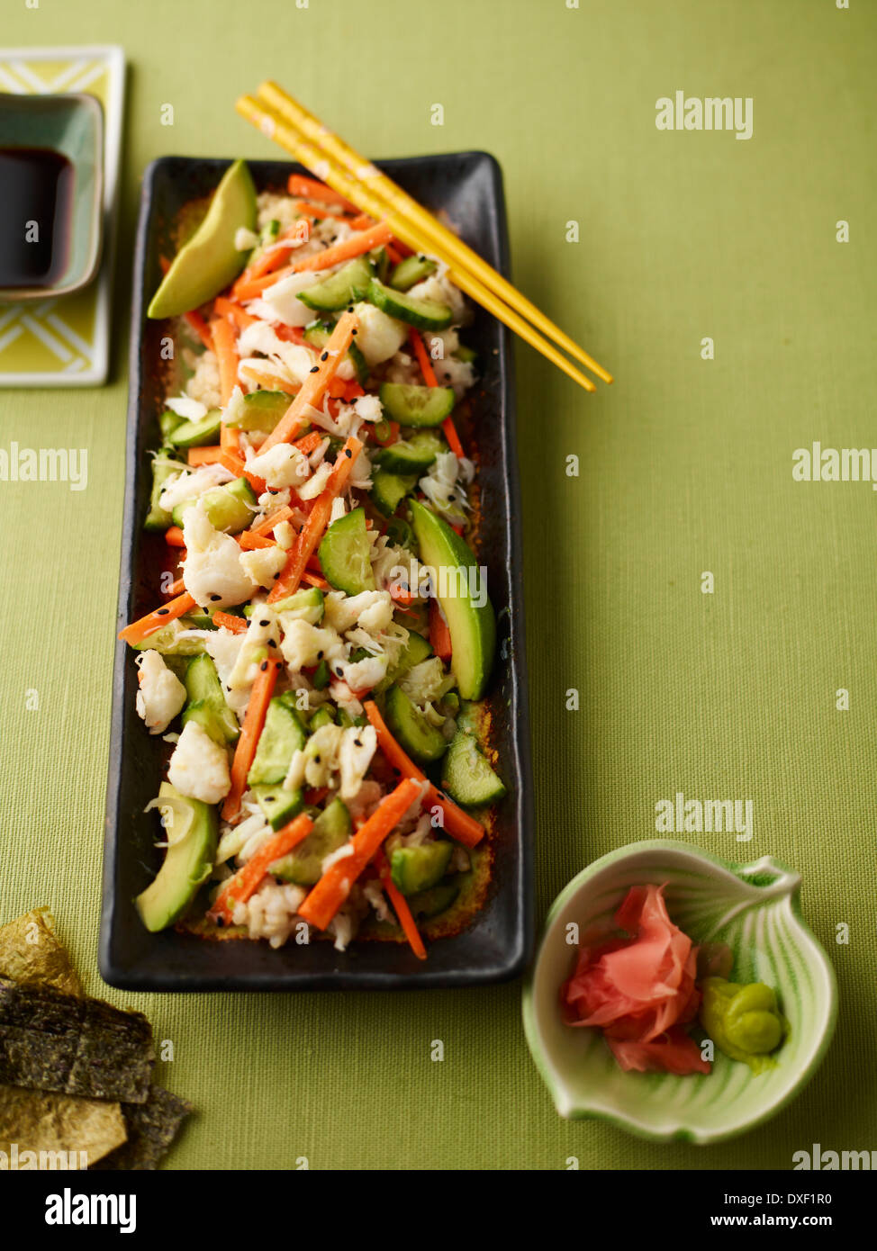 Vista aerea del Sushi insalata, Studio Shot Foto Stock