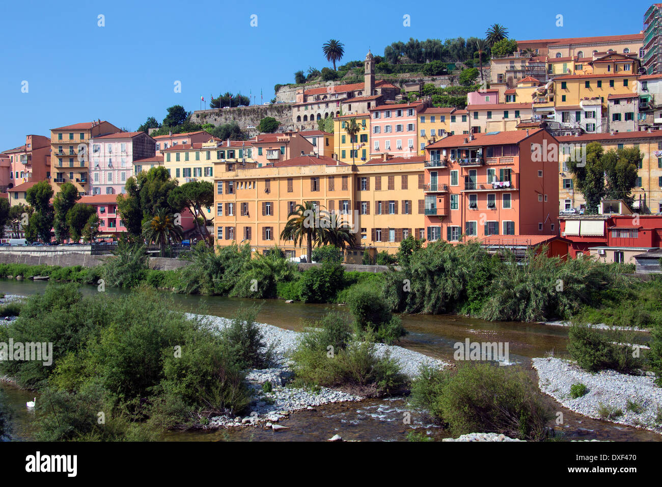 Ventimigla in provincia di Imperia sulla costa nordoccidentale dell'Italia Foto Stock