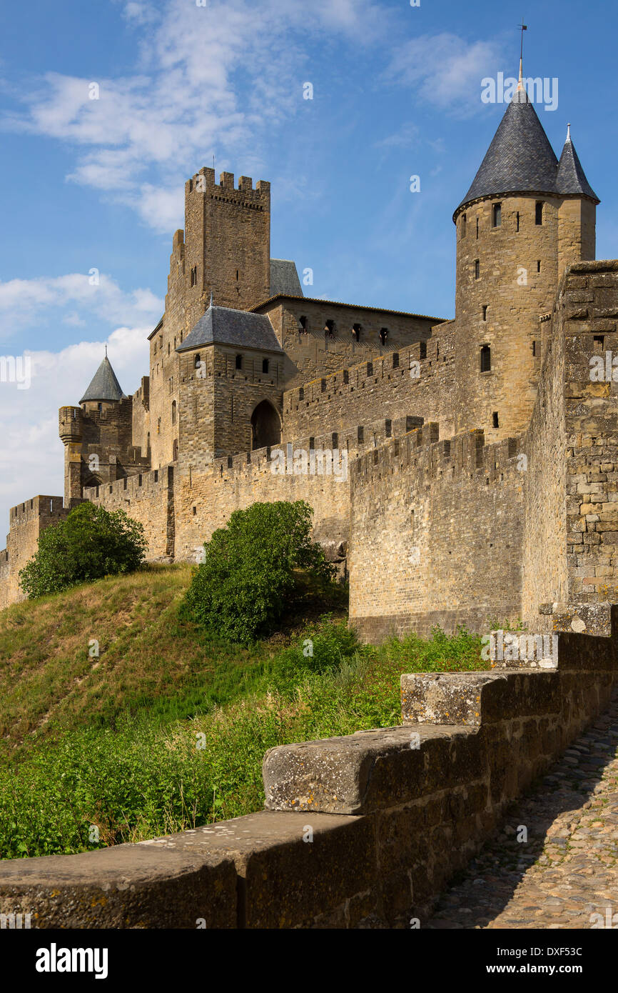 Fortezza Medievale e la città fortificata di Carcassonne nel sud-ovest della Francia Foto Stock