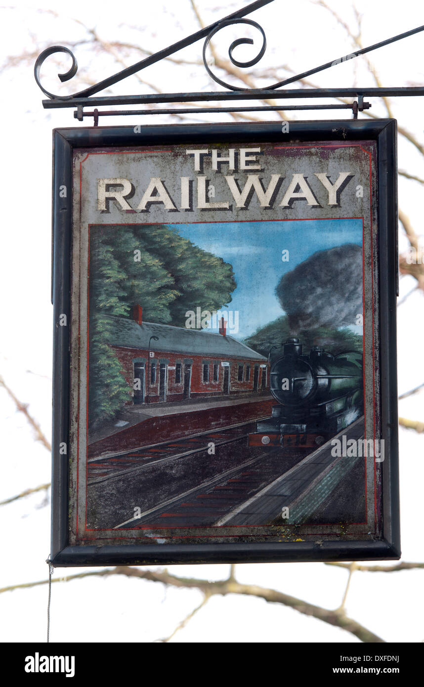 La ferrovia pub segno, Warwick, Warwickshire, Regno Unito Foto Stock
