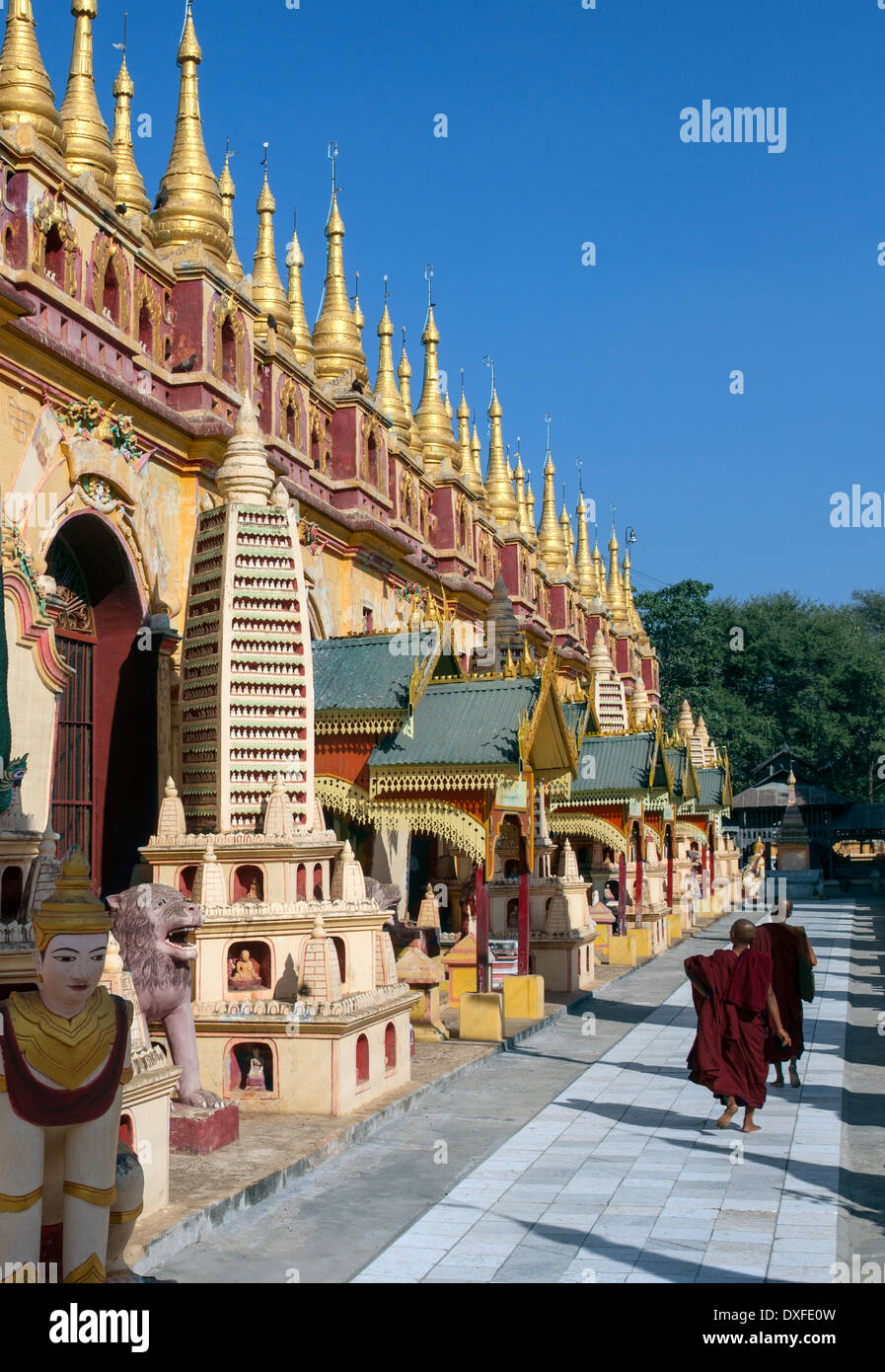 Il tempio Buddista complesso di Mohnyin Thambuddhei Paya in Monywa in Myanmar (Birmania) Foto Stock