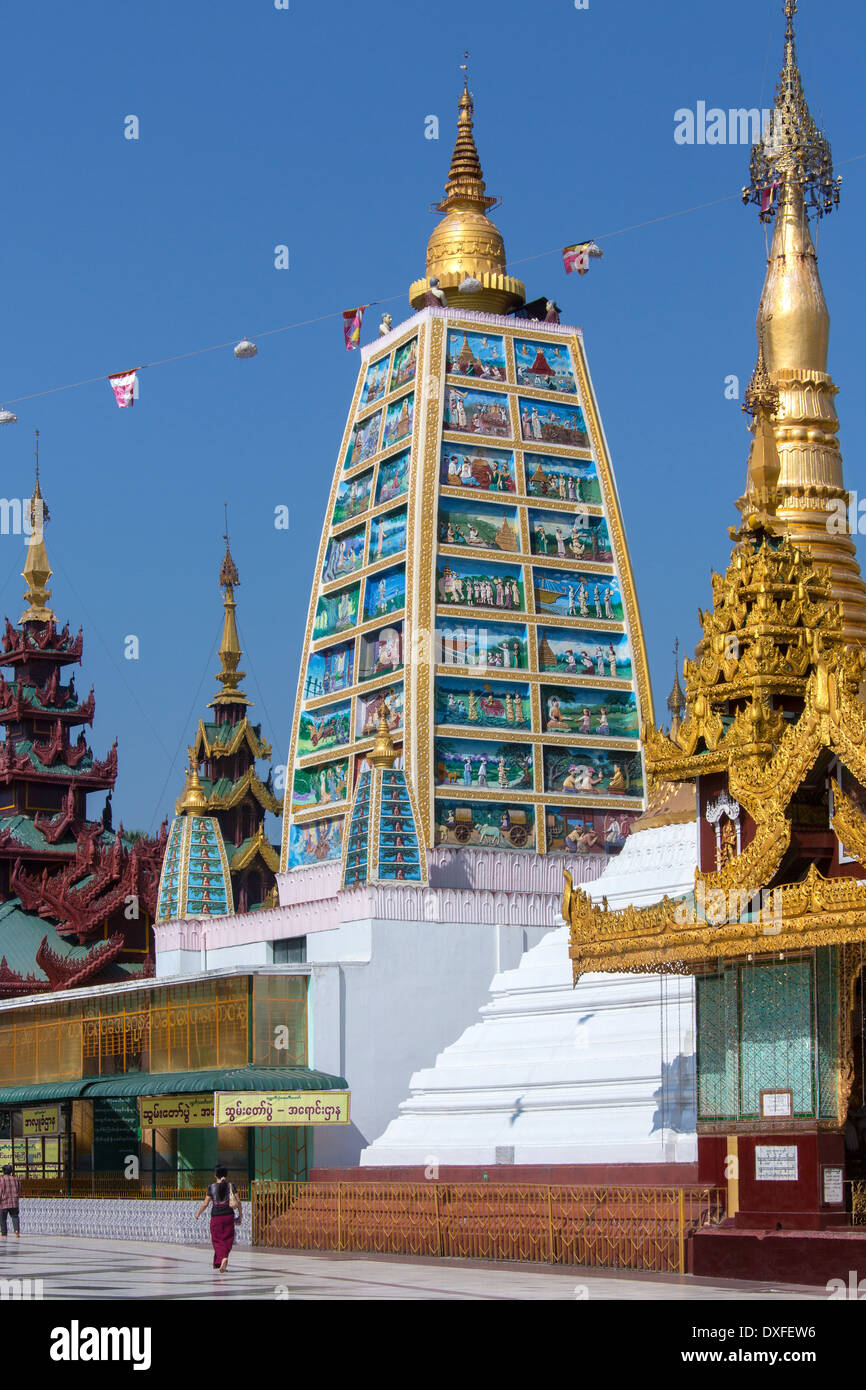 La Shwedagon pagoda complessa, ufficialmente intitolato Shwedagon Zedi Daw. Nella città di Yangon in Myanmar (Birmania). Foto Stock