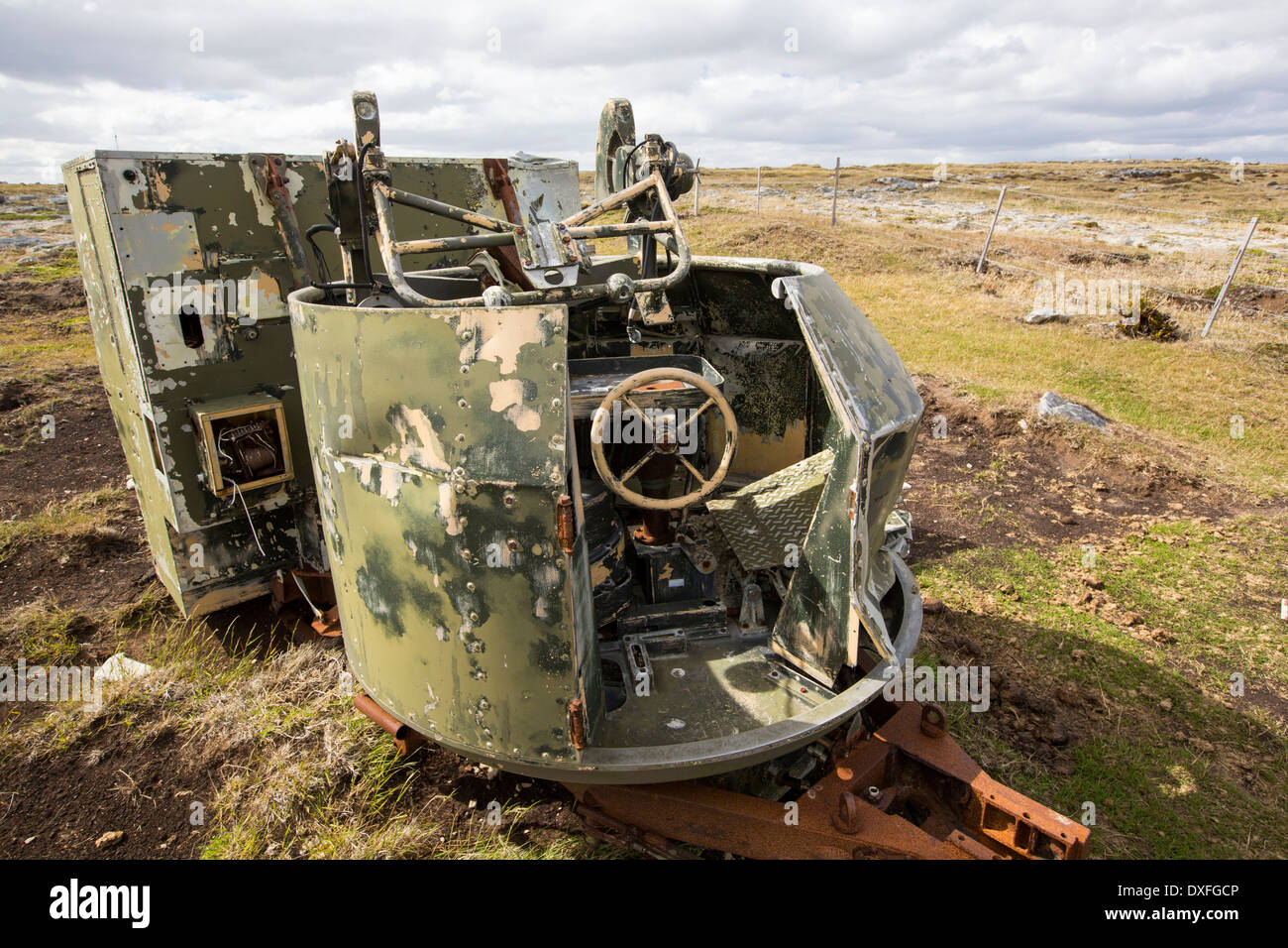 A sinistra sopra la batteria di artiglieria da dalla guerra delle Falkland nella periferia di Port Stanley nelle isole Falkland. Foto Stock