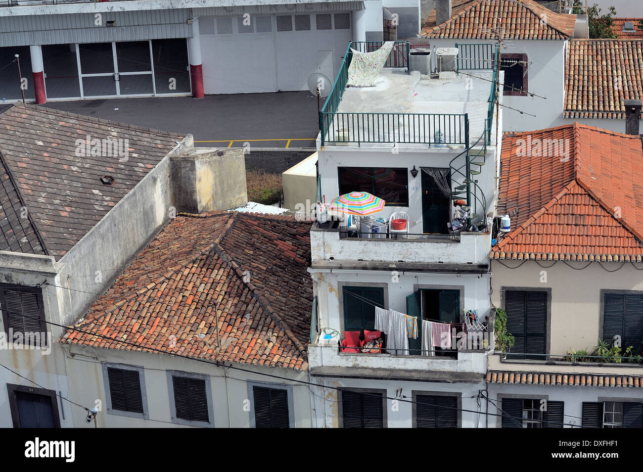 Funchal Madeira una vista della città di alloggi da una macchina di cavo Foto Stock