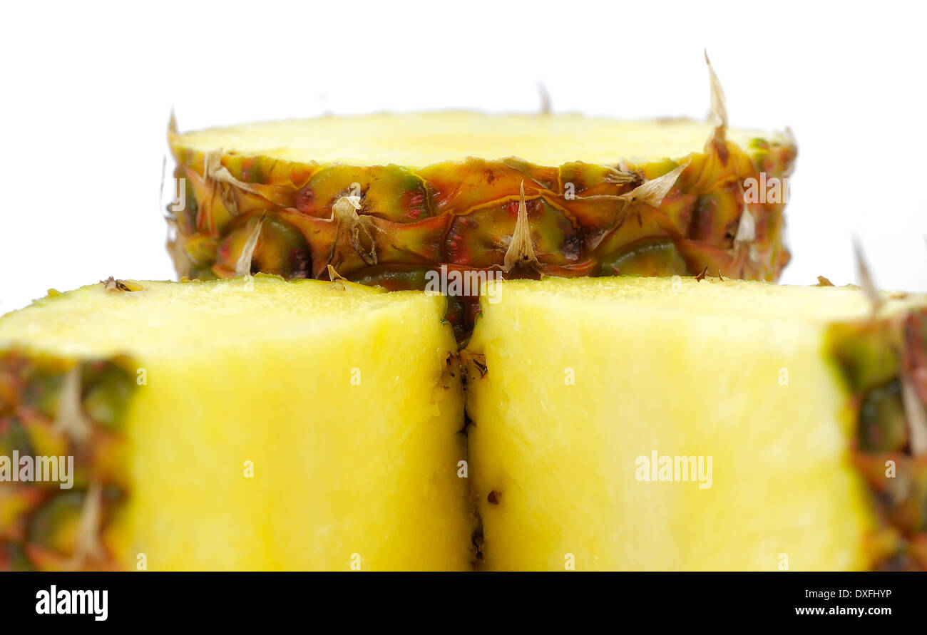 Ananas tagliata aperta Foto Stock