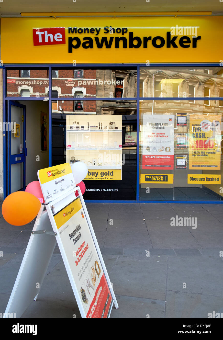 Il denaro shop Pawnbroker Derby Inghilterra Regno Unito Foto Stock