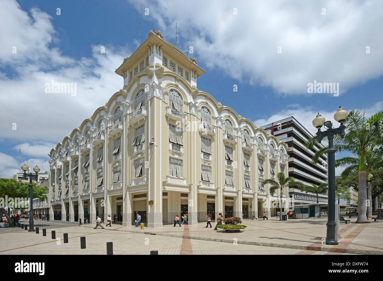 Storico edificio di stile coloniale, centro storico, Guayaquil, Guayas Provincia, Ecuador Foto Stock