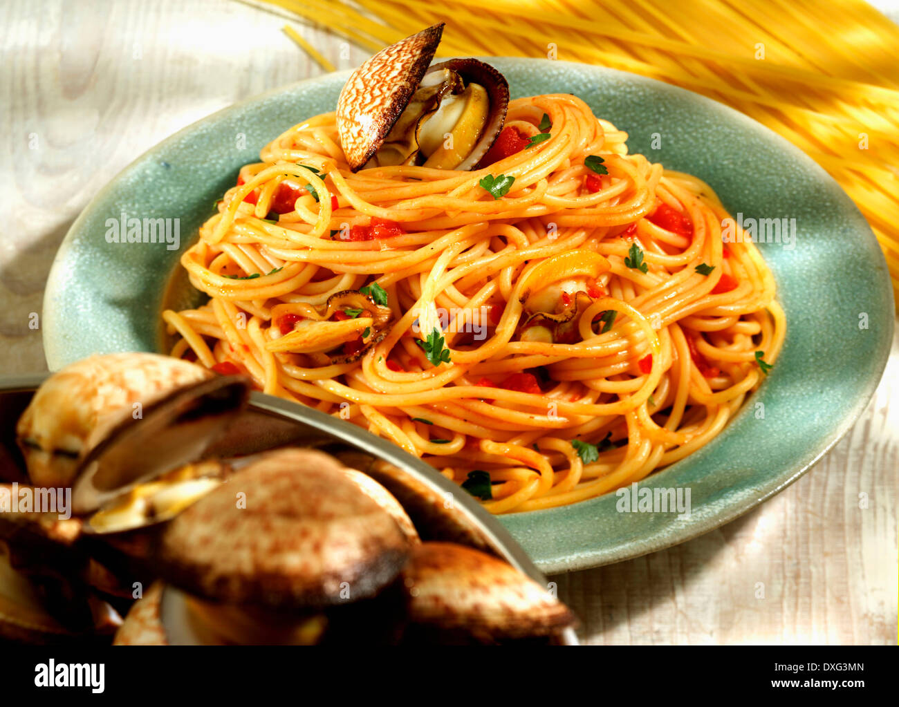 Piatto di spaghetti fatti in casa con vongole veraci Foto Stock