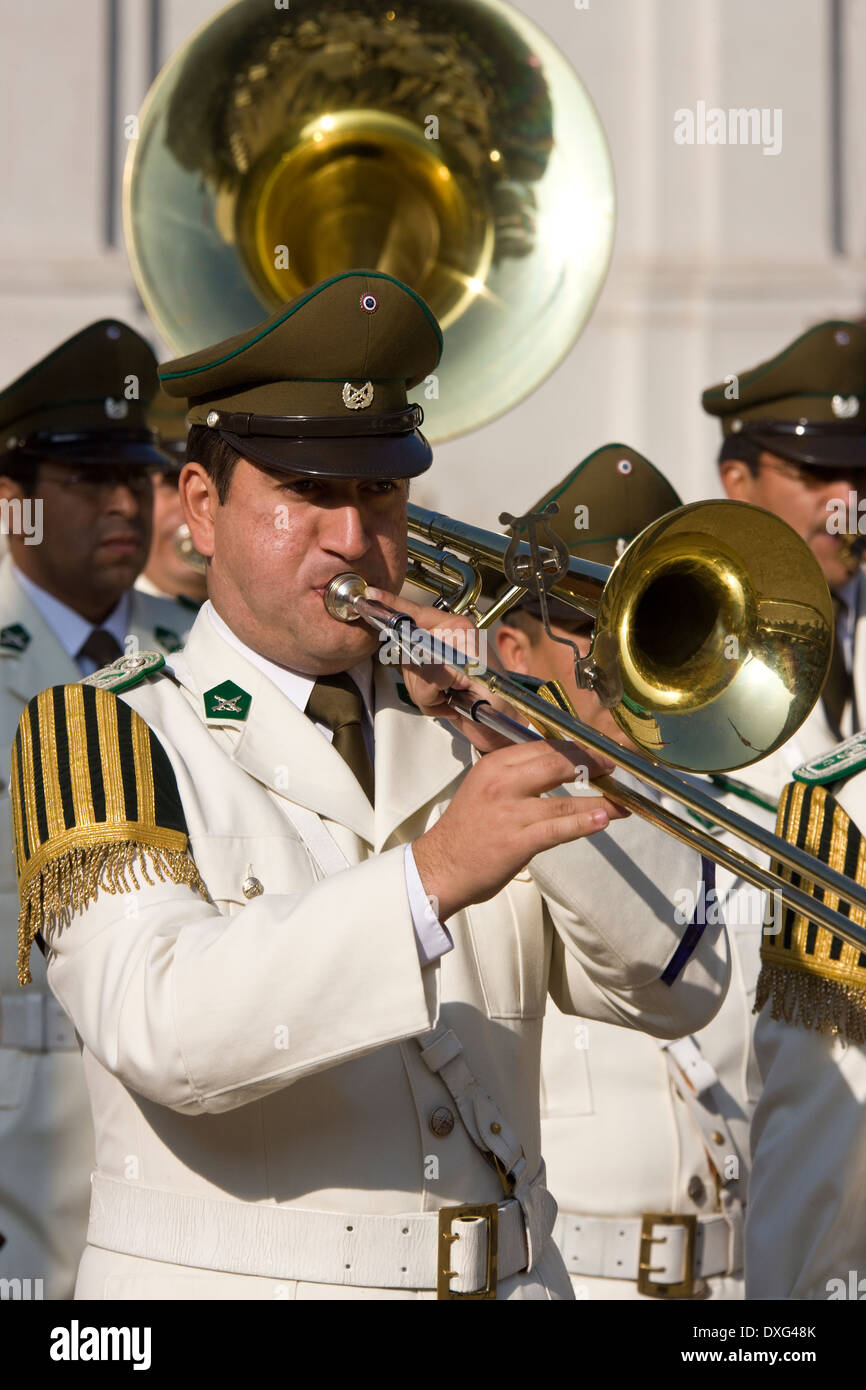 Banda presidenziale al Palazzo Presidenziale a Santiago in Cile centrale Foto Stock