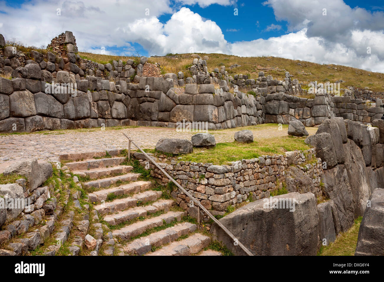 Inca muratura in pietra a Sacsayhuaman vicino a Cuzco in Perù Foto Stock