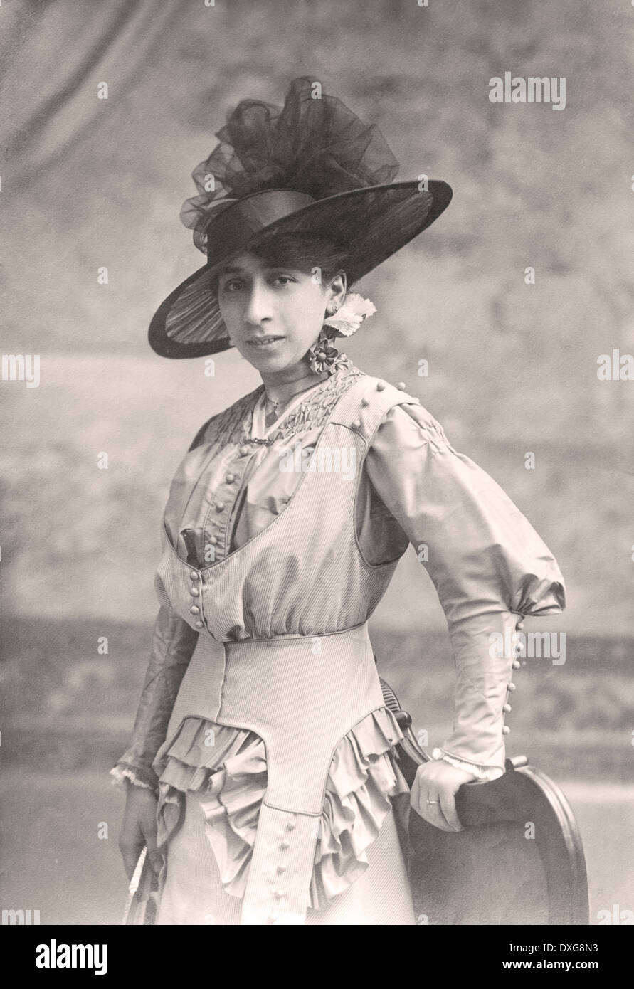 Antico Ritratto di una dama. Studio fotografico. Vintage. 1900 Foto Stock