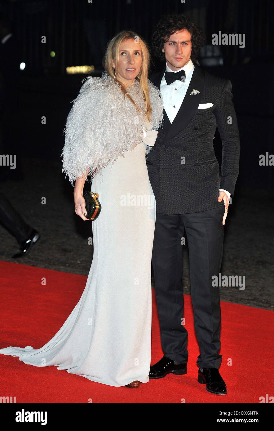 Sam Taylor-Wood e Aaron Johnson Royal Premiere mondiale di Skyfall afterparty tenutosi presso la Tate Modern - Arrivi. Londra, Inghilterra - 23.10.12 Dove: Londra, Regno Unito quando: 23 Ott 2012 Foto Stock