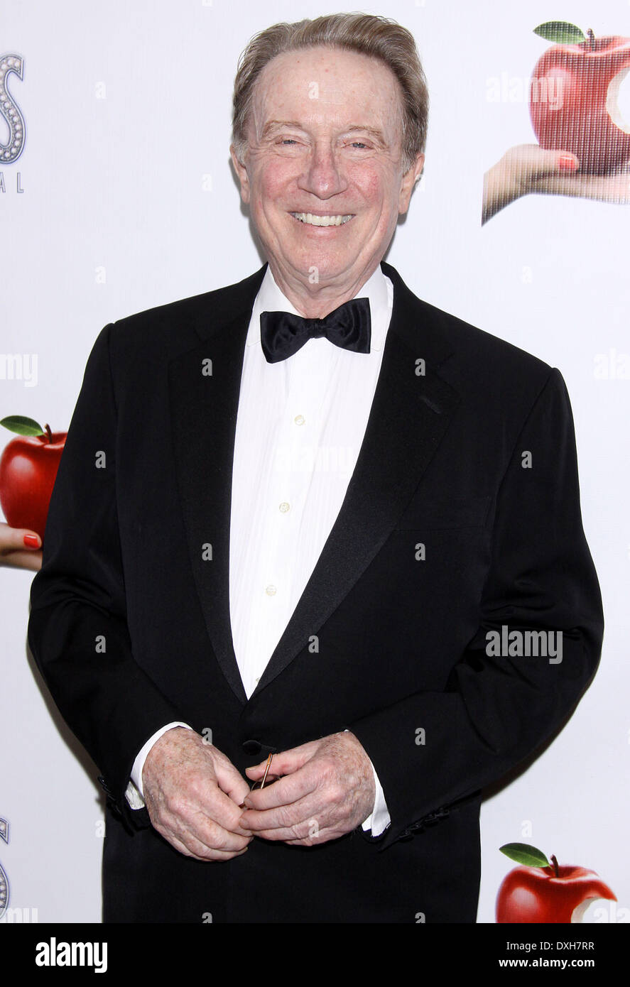 George Hearn dopo essere partito per 'Scandalous il Musical" tenutasi presso la discoteca di Copacabana. Dotato di: George Hearn dove: New York City, Stati Uniti quando: 15 Nov 2012 Foto Stock