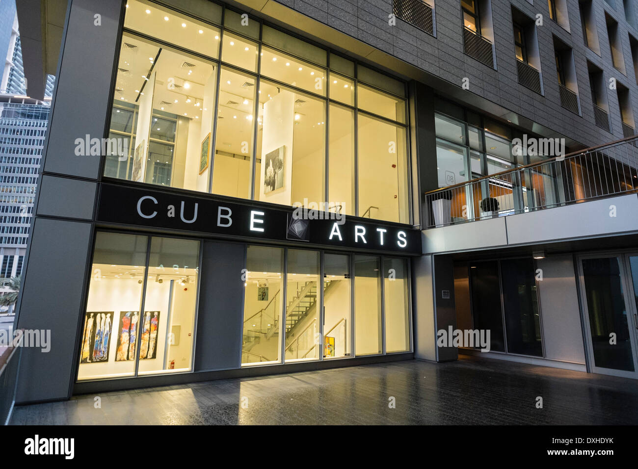 Cubo Arts Gallery presso il villaggio di Gate distretto nel DIFC Centro Finanziario Internazionale di Dubai negli Emirati Arabi Uniti Foto Stock