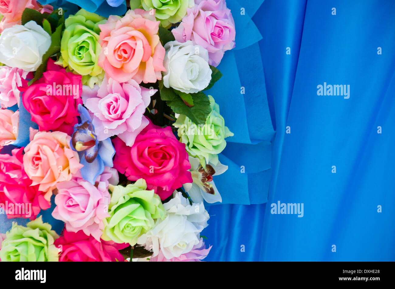 Fiori artificiali per decorazioni per matrimoni sfondo Foto Stock