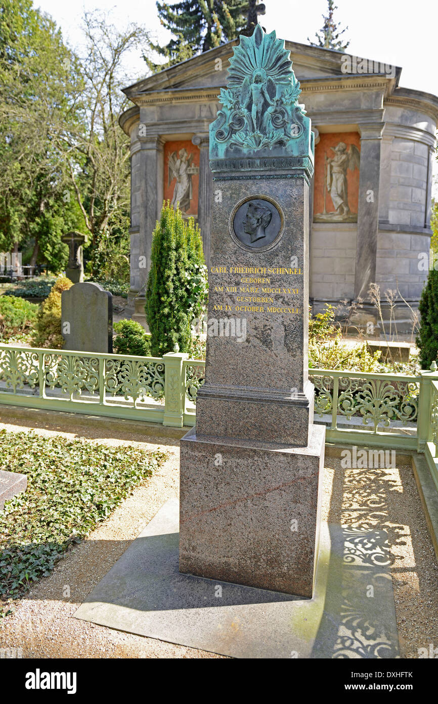Tomba di onorari di architetto Karl Friedrich Schinkel, Dorotheenstadt cimitero, Mitte di Berlino, Germania Foto Stock