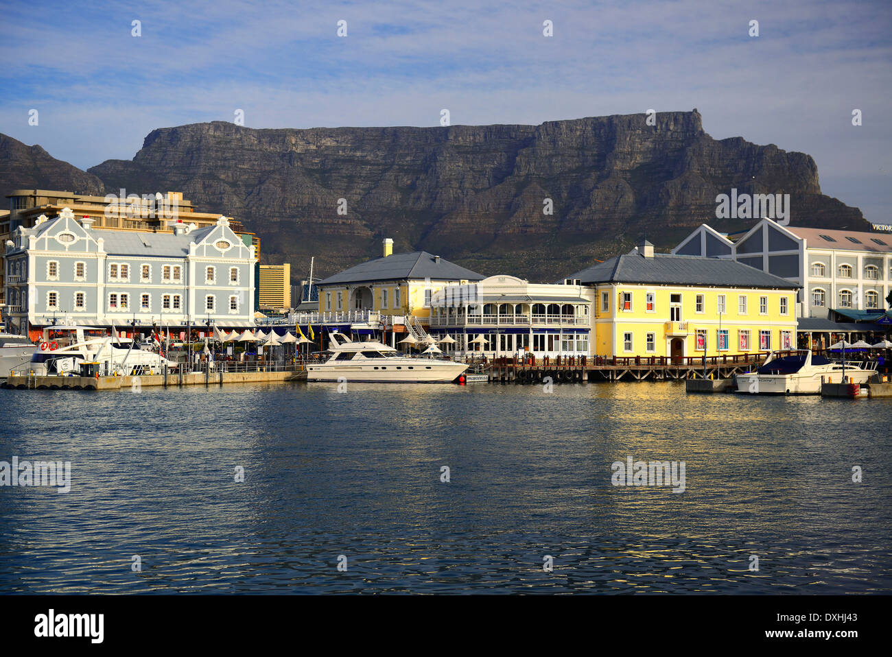 Victoria and Alfred Waterfront, centro turistico, la Montagna della Tavola sul retro, Cape Town, Western Cape, Sud Africa e Africa Foto Stock