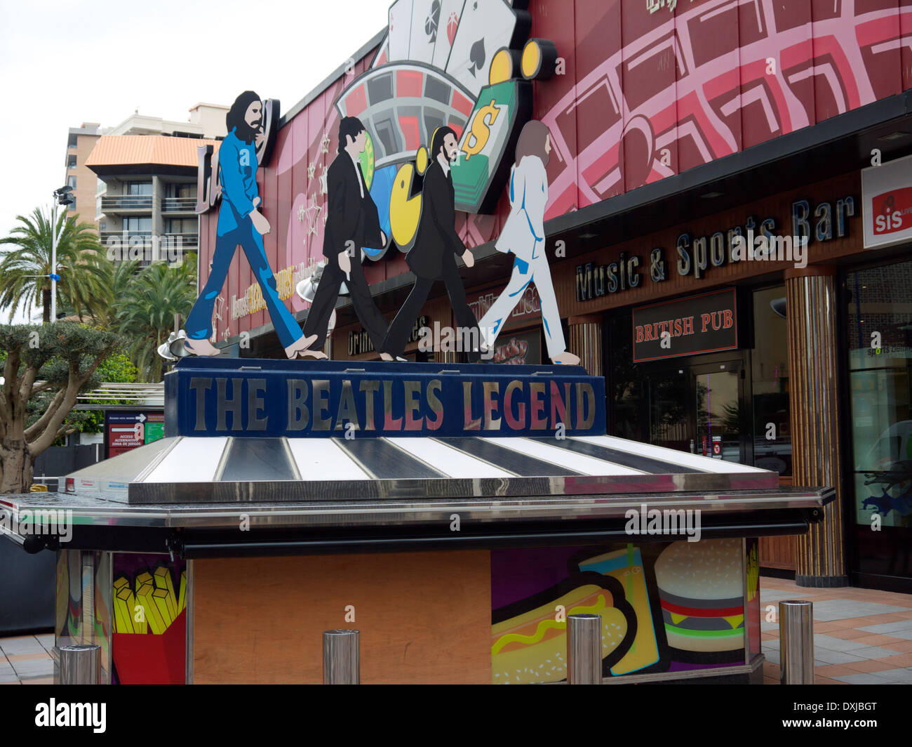 La leggenda dei Beatles sports bar a Benidorm, Spagna. Foto Stock