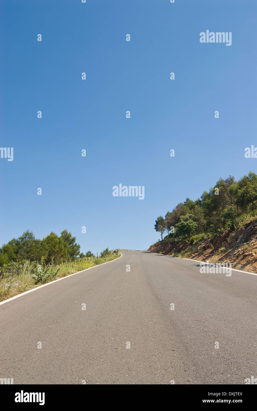 Corsa su strada al punto di fuga Foto Stock