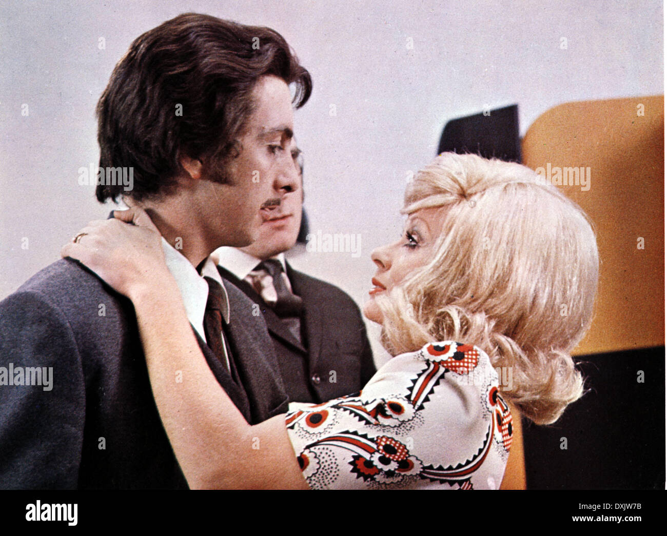 Monty Python's e ora qualcosa di completamente diverso (B Foto Stock