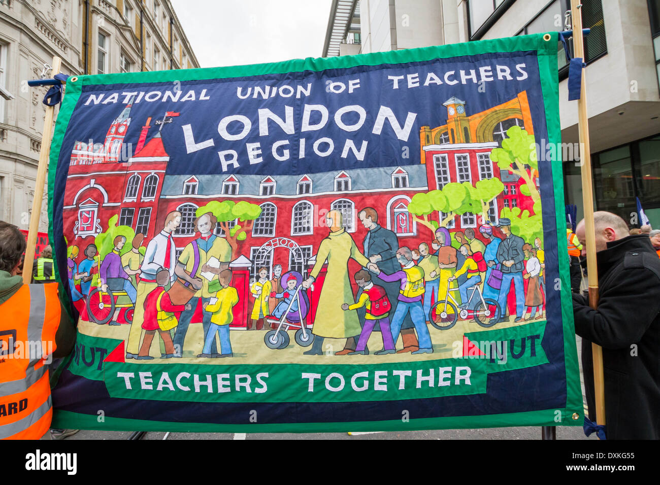 Migliaia di insegnanti e sostenitori marzo a Londra il dado giorno di sciopero Foto Stock