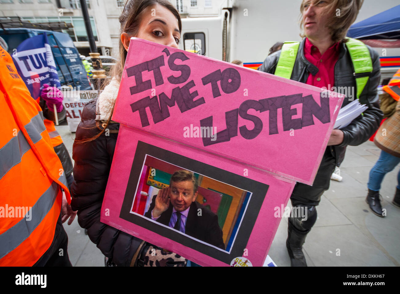 Migliaia di insegnanti e sostenitori marzo a Londra il dado giorno di sciopero Foto Stock