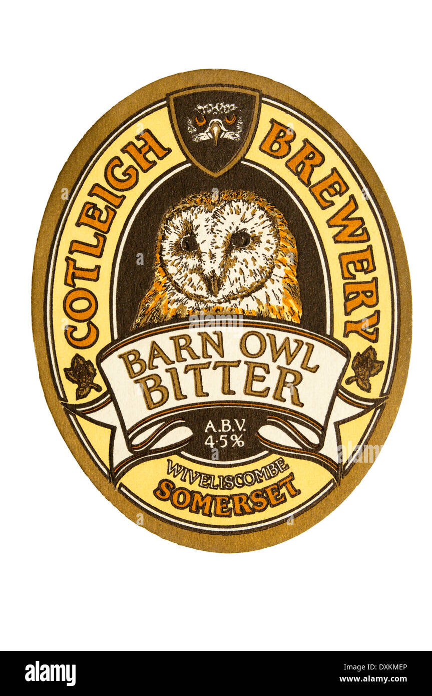 Una birra mat pubblicità Barbagianni amaro dalla birreria Cotleigh di Wiveliscombe in Somerset. Foto Stock