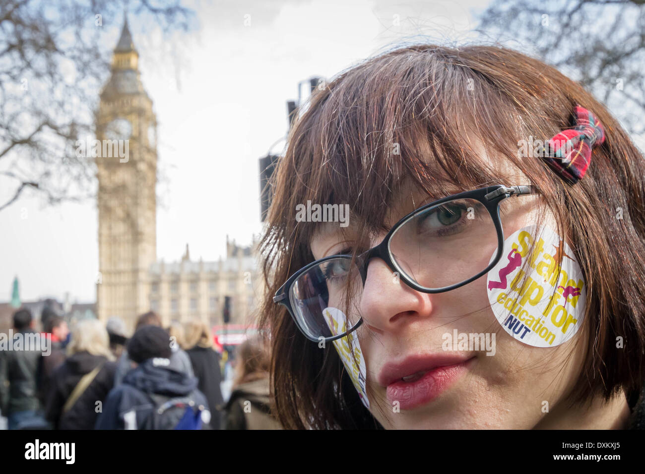 Migliaia di insegnanti e sostenitori marzo a Londra il dado giorno di sciopero Foto Stock