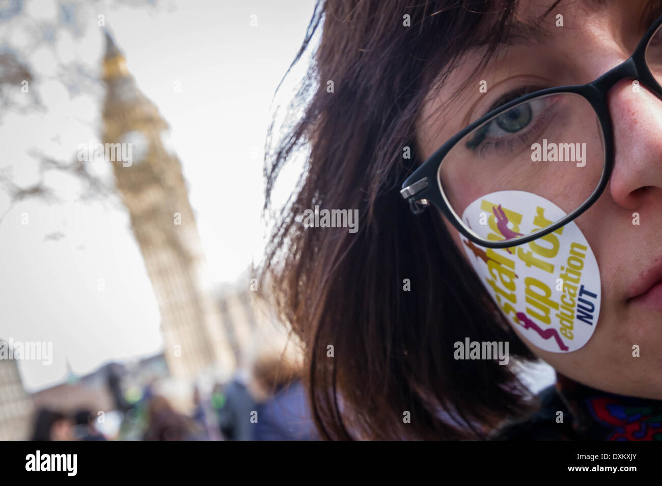 Migliaia di insegnanti e sostenitori marzo a Londra il dado giorno di sciopero Foto Stock