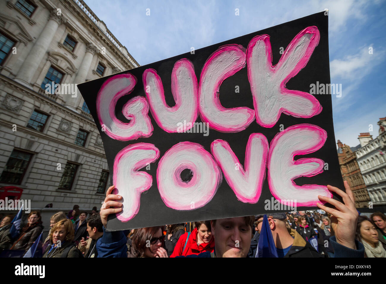 Migliaia di insegnanti e sostenitori marzo a Londra il dado giorno di sciopero Foto Stock