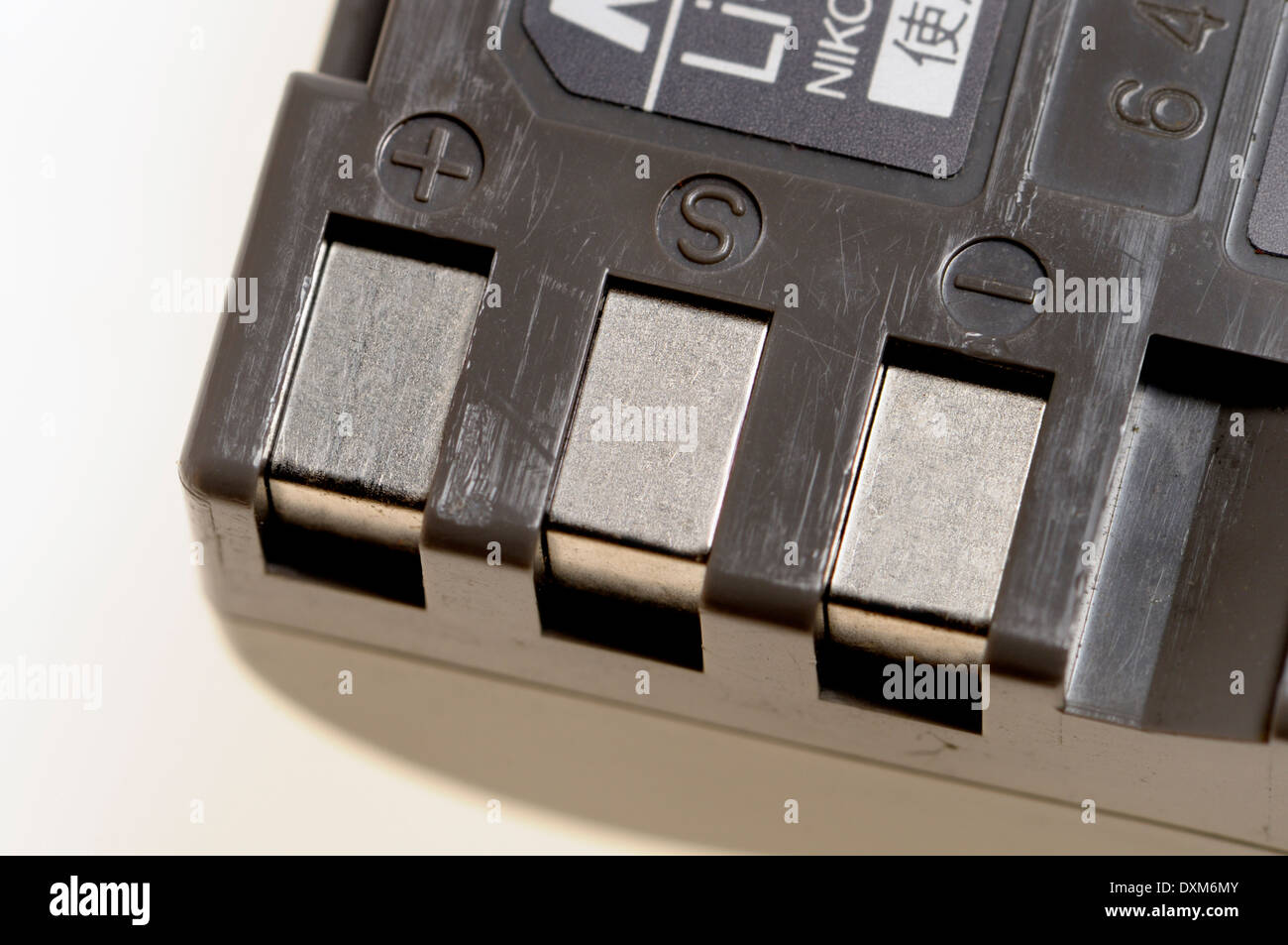 Contatti della batteria della fotocamera (Nikon EN-EL3 Li-ion, 7.4V) Foto Stock