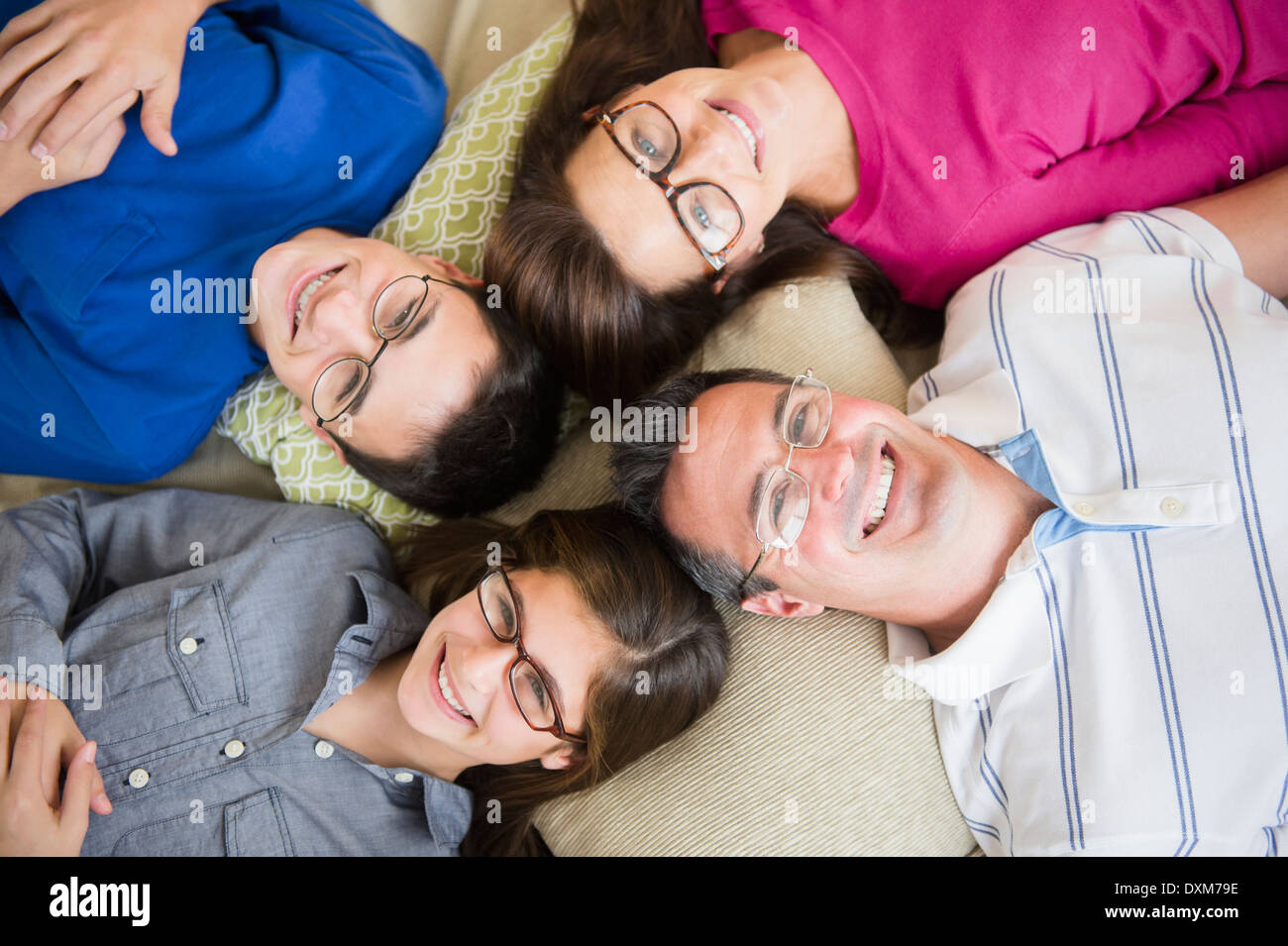 Ritratto di famiglia caucasica indossando occhiali da vista Foto Stock