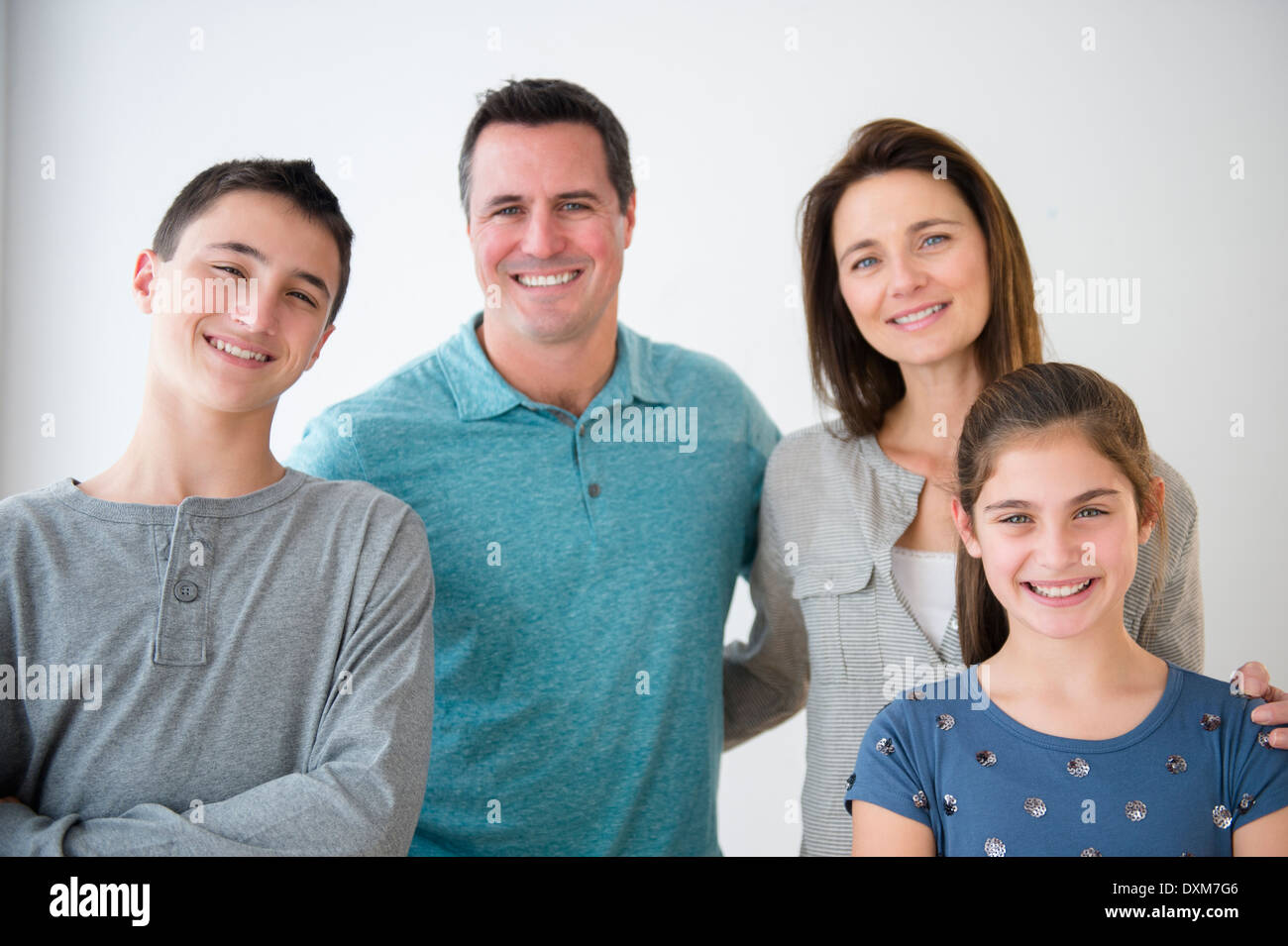 Ritratto di sorridente famiglia caucasica Foto Stock