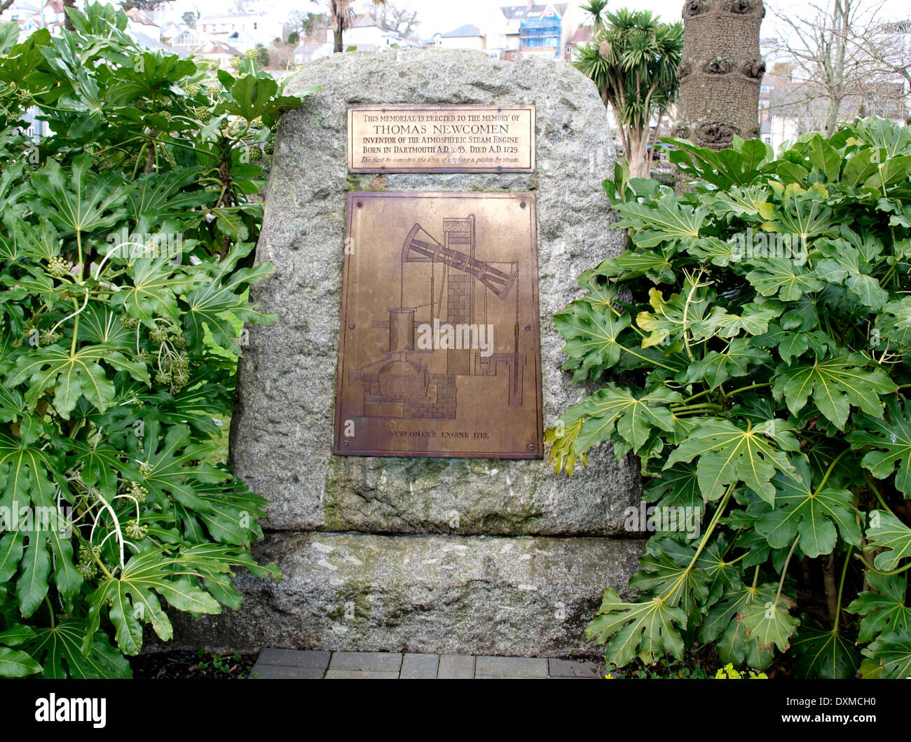 Memoriale di Thomas Newcomen, inventore della pressione atmosferica motore a vapore, Dartmouth Park, Devon, Regno Unito Foto Stock