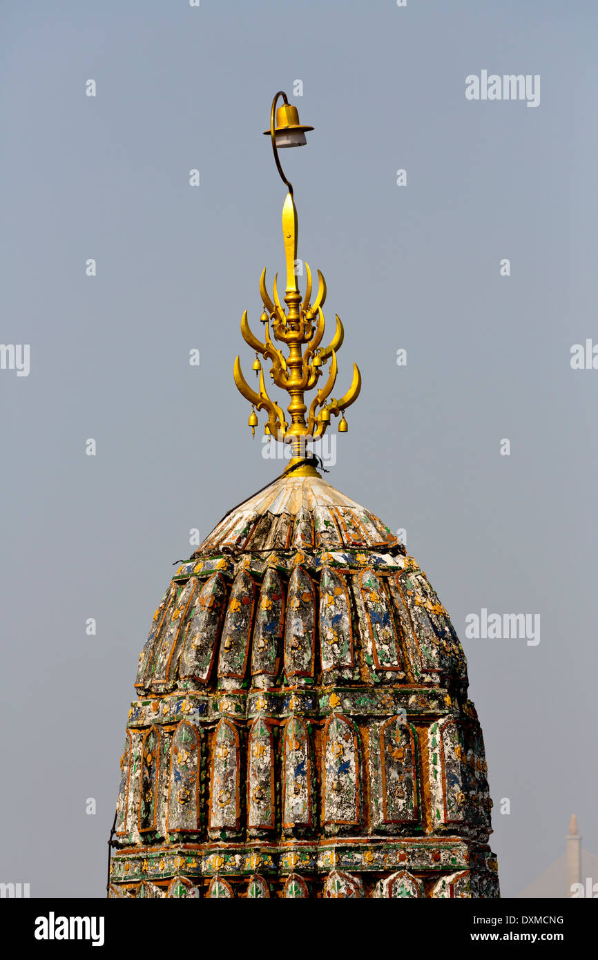 Stupa del tempio di Wat Arun a Bangkok, in Thailandia Foto Stock