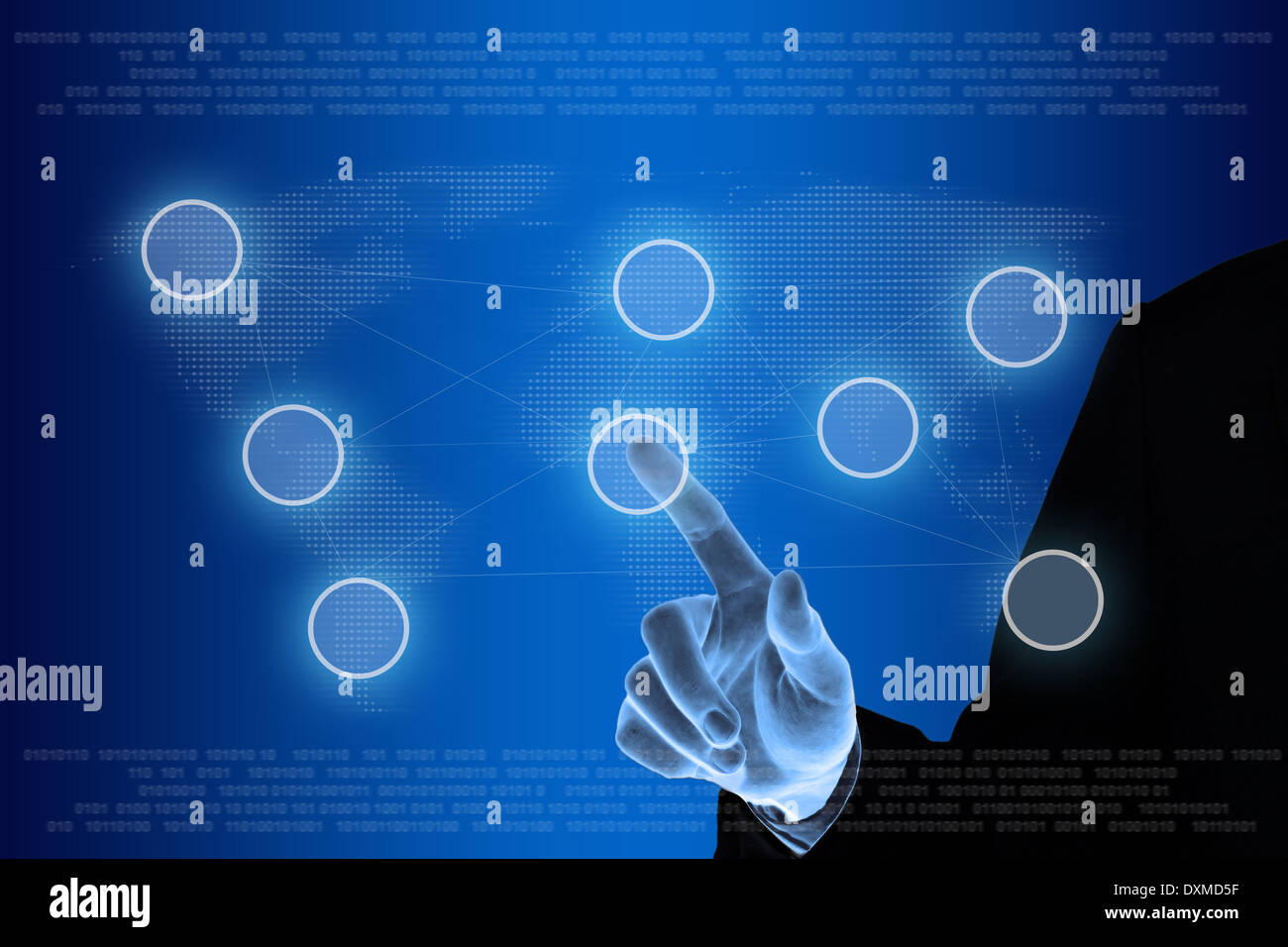 Business mano spingendo sul global networking concept Foto Stock