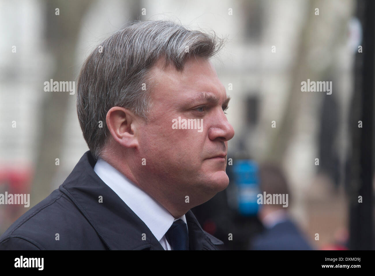 Westminster London, Regno Unito. Il 27 marzo 2014. Lavoro ombra il Cancelliere dello Scacchiere ed Balls come uno dei molti ospiti e dignitari presenti il servizio funebre di manodopera ex MP Tony Benn nella chiesa di St Margaret a Westminster Credito: amer ghazzal/Alamy Live News Foto Stock