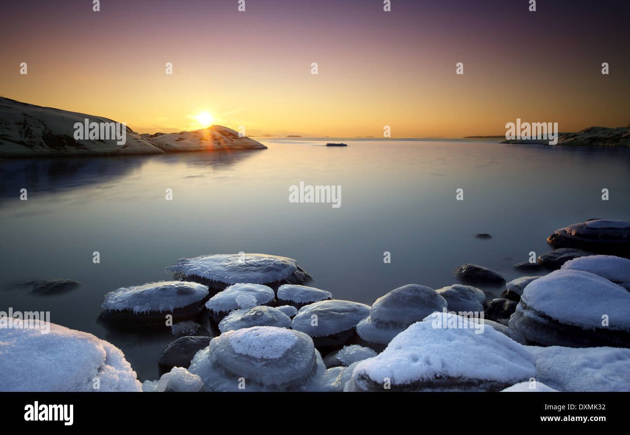 Icy Stagione: Frigida arte dalla Natura. Dopo il caldo inverno Giorni, il gelo ha preso su tutta la Finlandia. Foto Stock