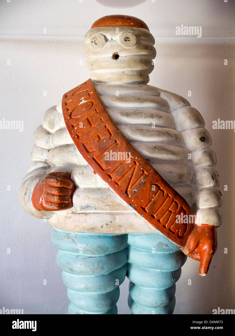 Bibendum, a cui viene comunemente fatto riferimento come la Michelin, l'uomo, è il simbolo del pneumatico Michelin azienda. Introdotto nel 1894 Foto Stock