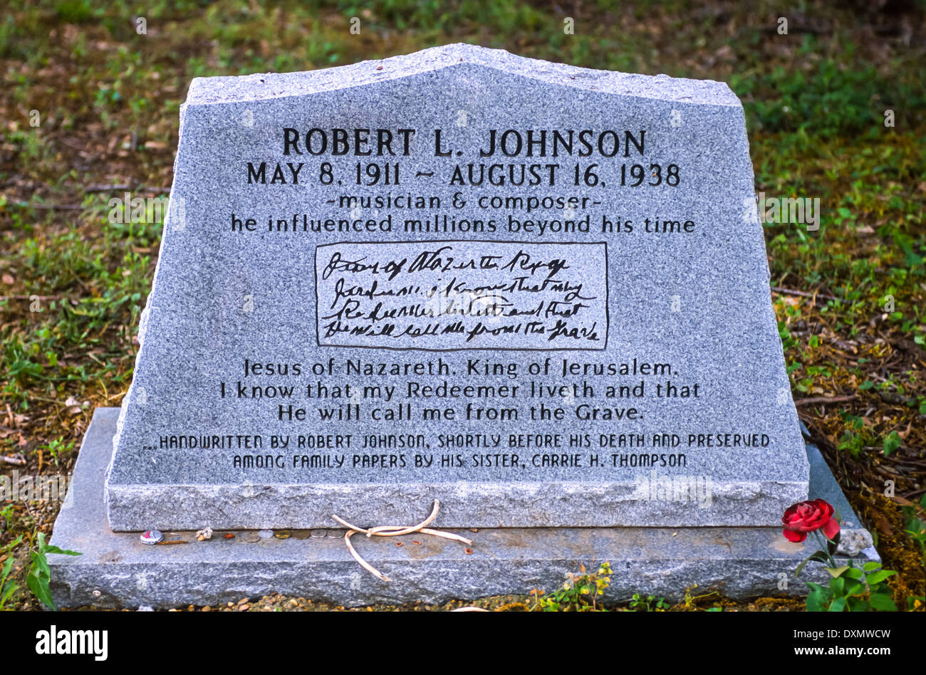 GREENWOOD, Mississippi, Stati Uniti d'America - possibile grave marker per Robert Johnson, delta blues musicista, a poco Sion M. B. Chiesa Foto Stock