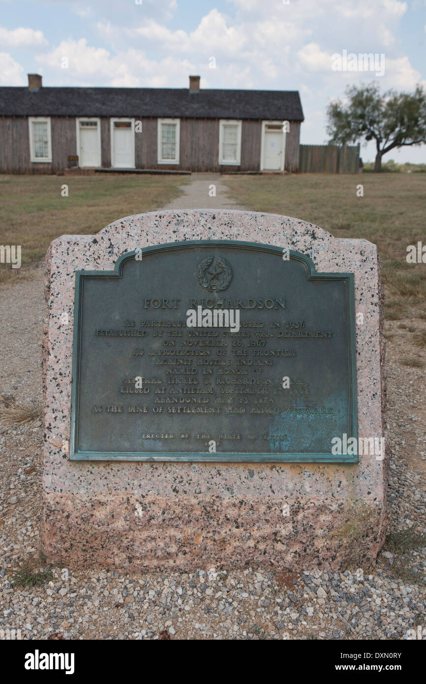 FORT RICHARDSON come parzialmente ricostruito nel 1936. Stabilita dal dipartimento della guerra degli Stati Uniti il 26 novembre 1867 come una protezione della frontiera contro gli Indiani ostili. Così chiamato in onore del generale Israele B. Richardson, U.S.A., ucciso a Antietam, 17 settembre 1862. Abbandonato il 23 maggio 1878 come la linea di insediamento era passato a ovest. Foto Stock