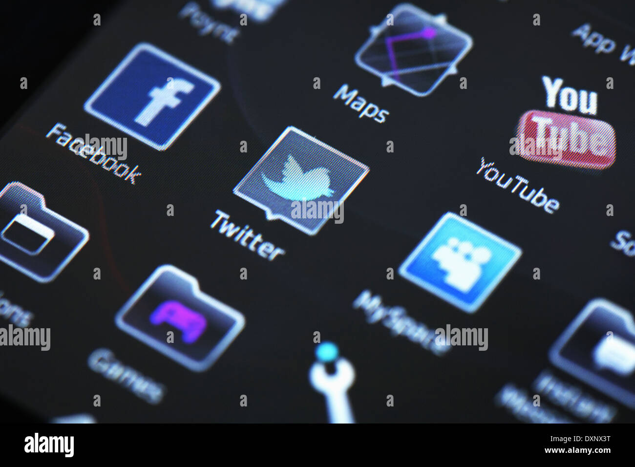 Mobile Smart Phone display che mostra le applicazioni di social networking Foto Stock