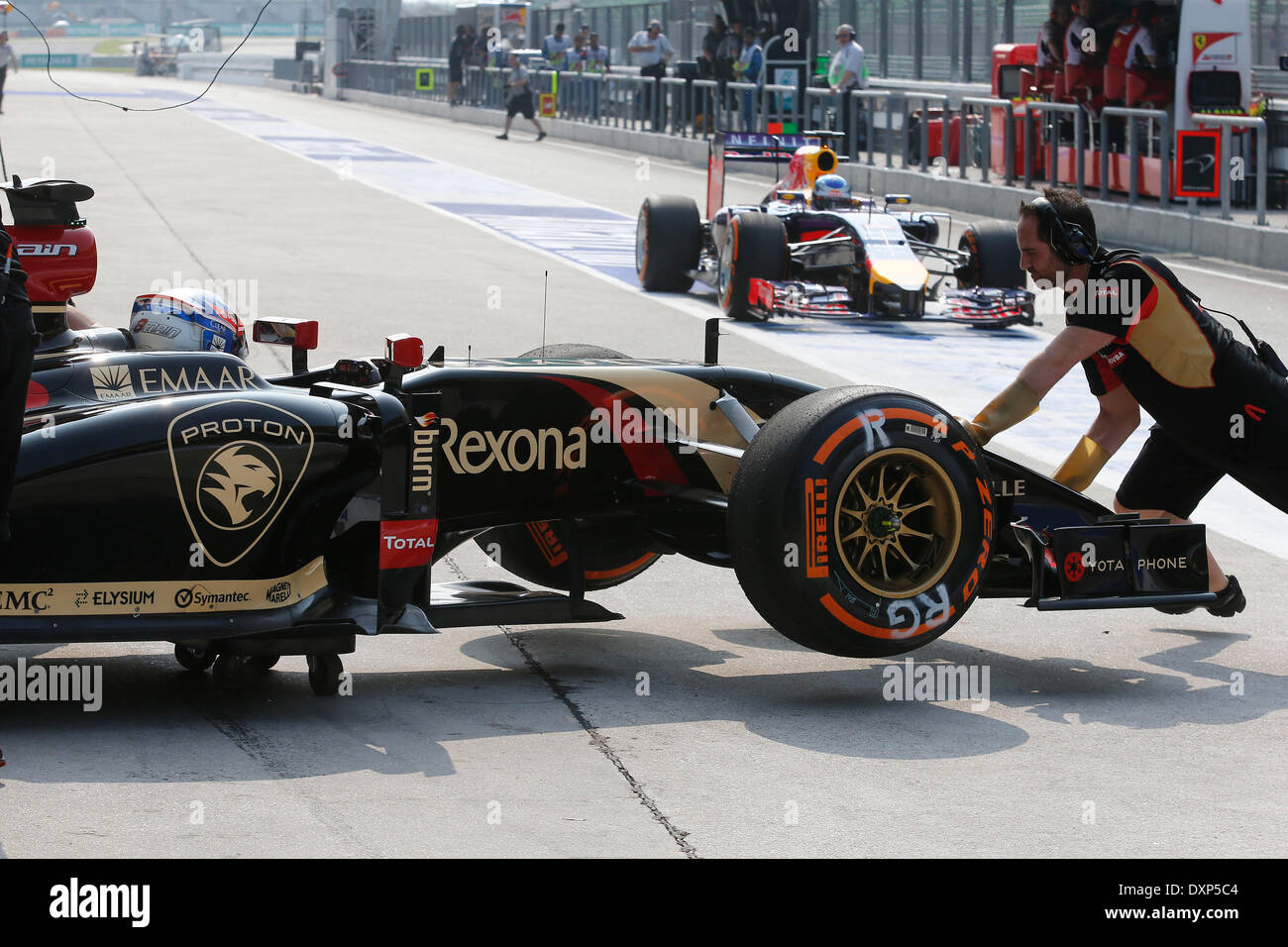 Motorsports: FIA Formula One World Championship 2014, il Gran Premio della Malesia, #8 Romain Grosjean (FRA, Team Lotus F1), Foto Stock