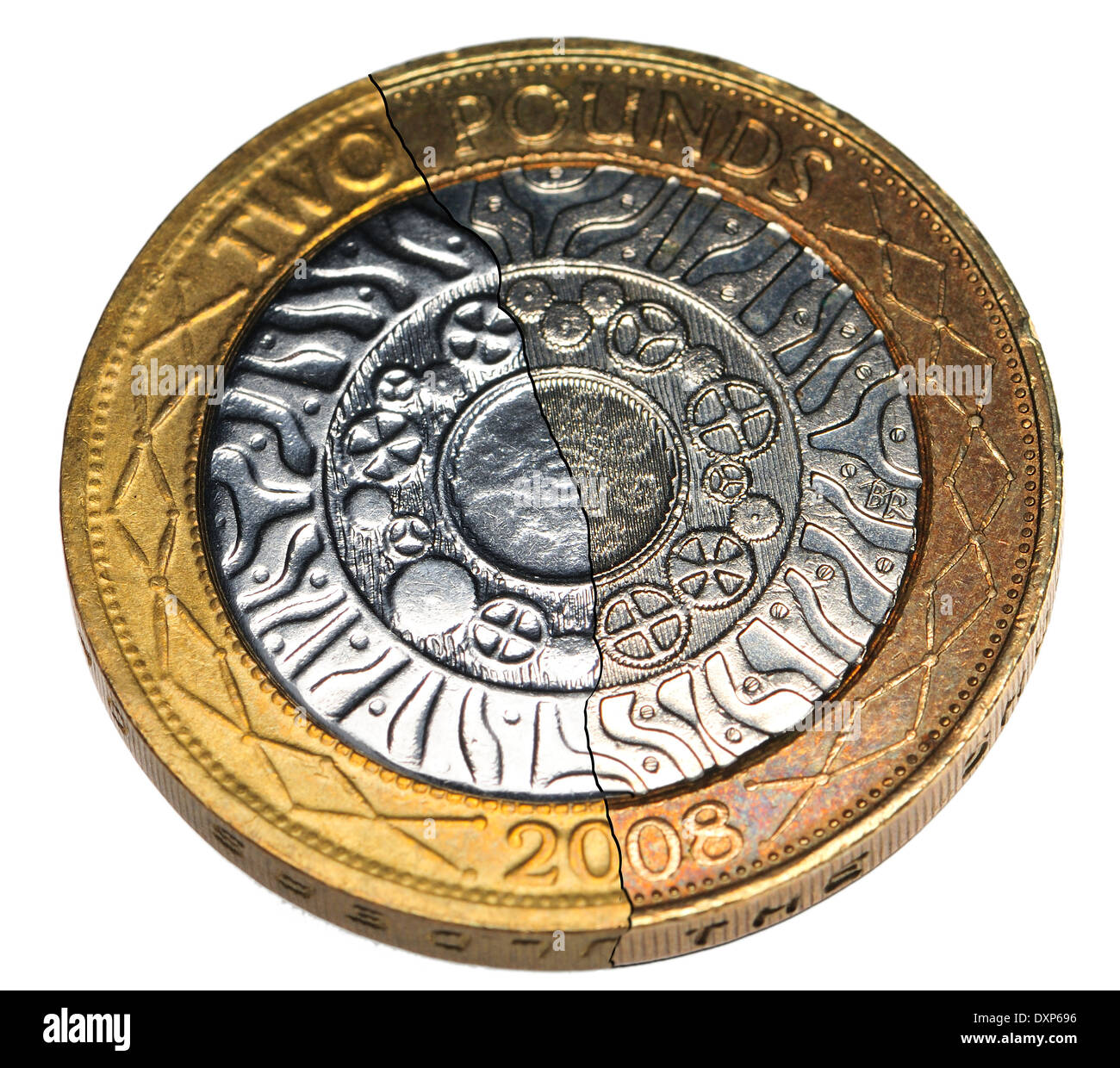Contraffazione di British £2 moneta (sinistra) rispetto alla vera e propria (a destra) mostra la mancanza di dettaglio e colore diverso Foto Stock