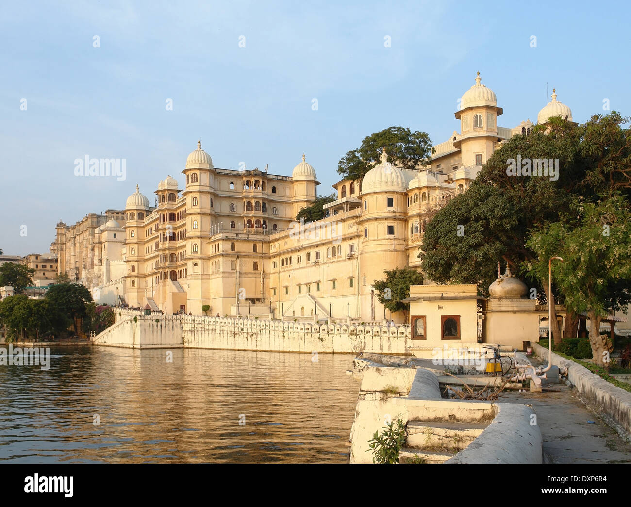 Il palazzo della città in Udaipur, una città che si trova nel Rajasthan, India Foto Stock